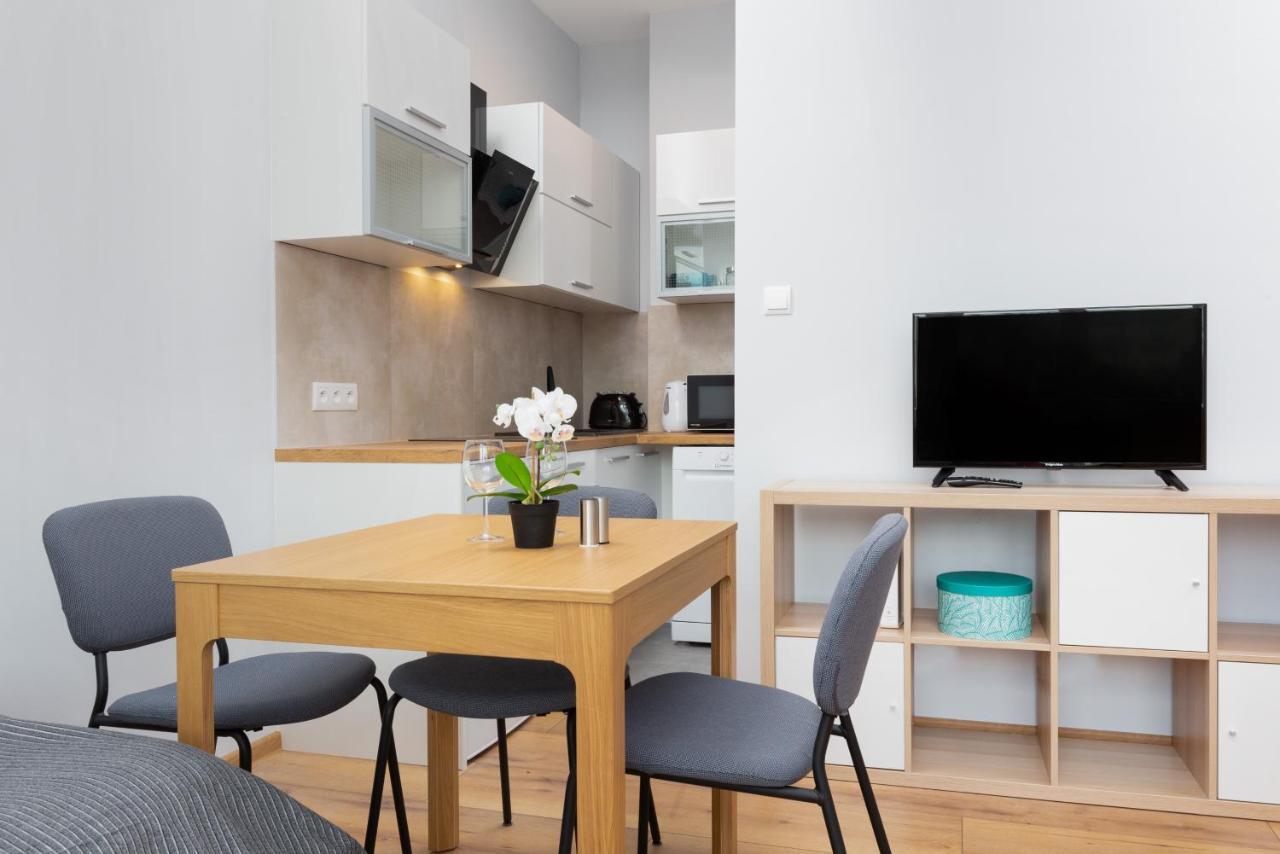 Apartment Pulawska By Renters Warschau